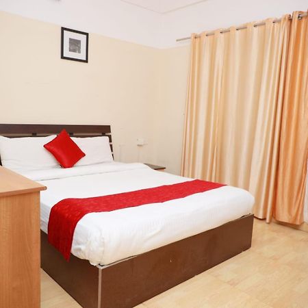 Hotel Tayas Trippapur Exterior foto