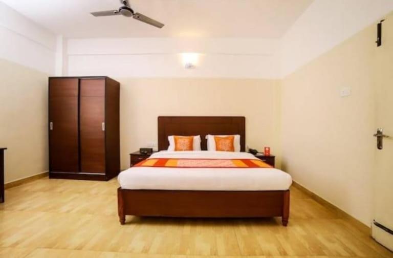 Hotel Tayas Trippapur Exterior foto