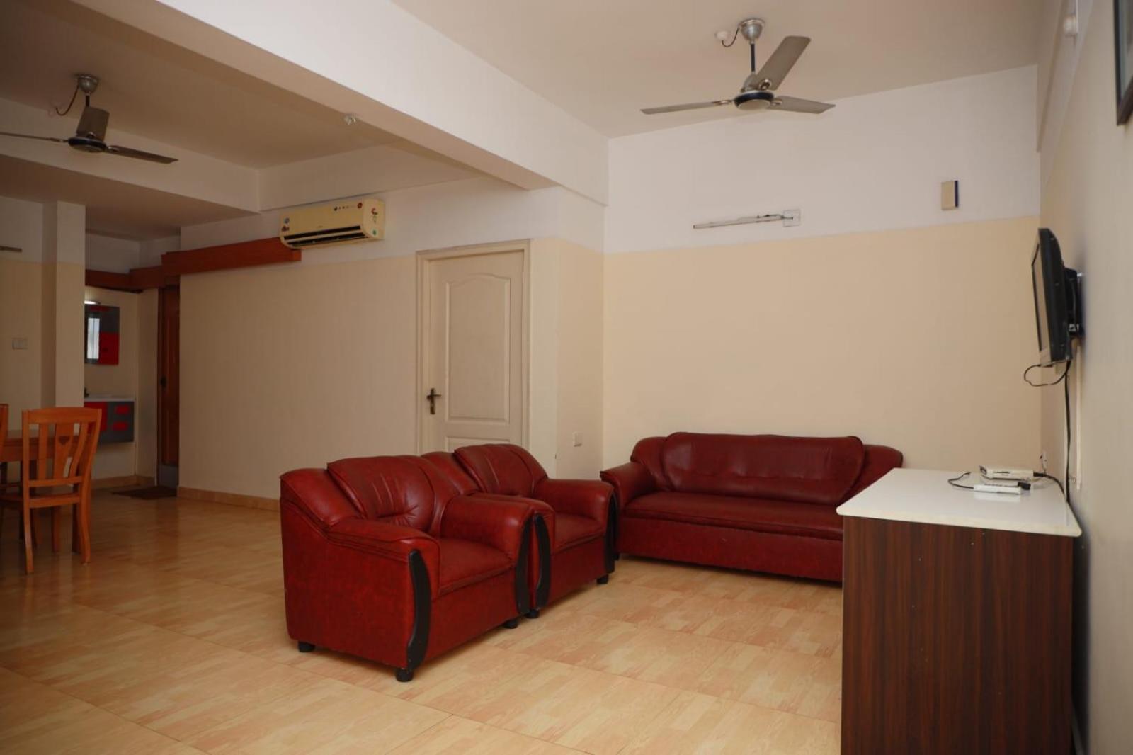 Hotel Tayas Trippapur Exterior foto